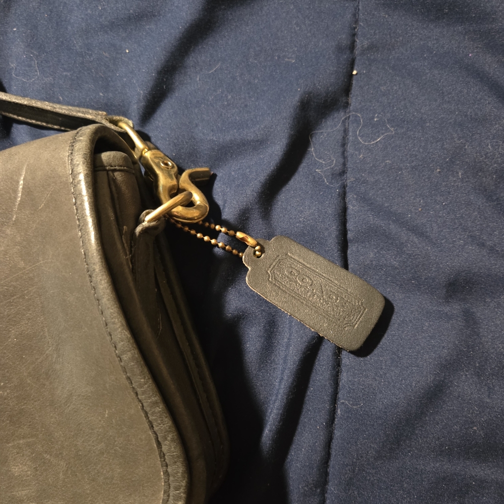Coach Handbag. - Picture 2 of 9